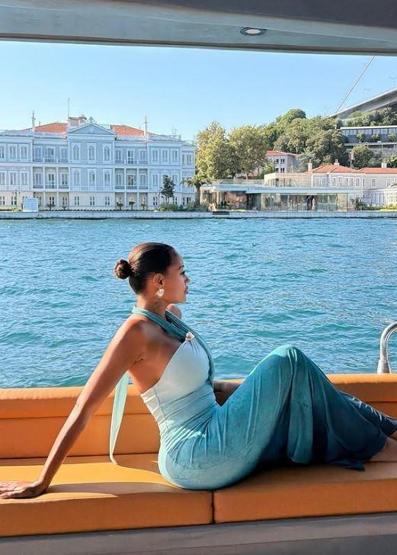 Galatasarayın yıldızı Mario Leminanın eşine bakın Tarzı olay oldu: ESMER GÜZELİ