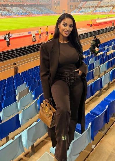 Galatasarayın yıldızı Mario Leminanın eşine bakın Tarzı olay oldu: ESMER GÜZELİ