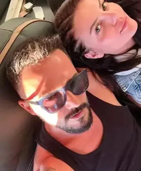 GÖKHAN ÖZEN EVLENDİ Naz Canbaz sade gelinliği ve güzelliği ile göz kamaştırdı
