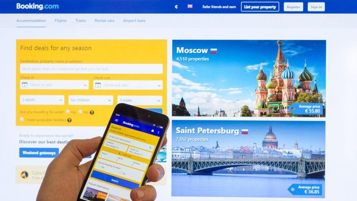 Booking бронирует