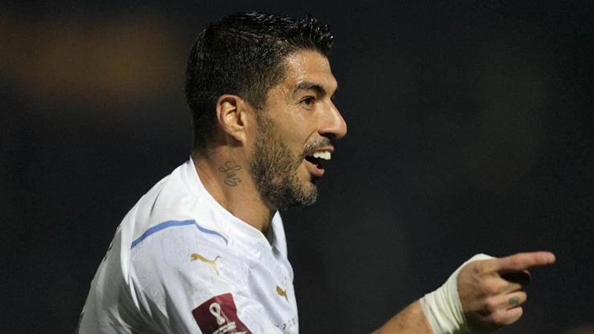 Olaylı golcü Luiz Suarez'e 3 maç ceza! Bu sefer tükürdü...