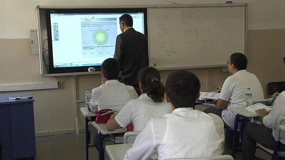 Matematik ve İngilizce yaz okulu etkinlikleri erişime açıldı