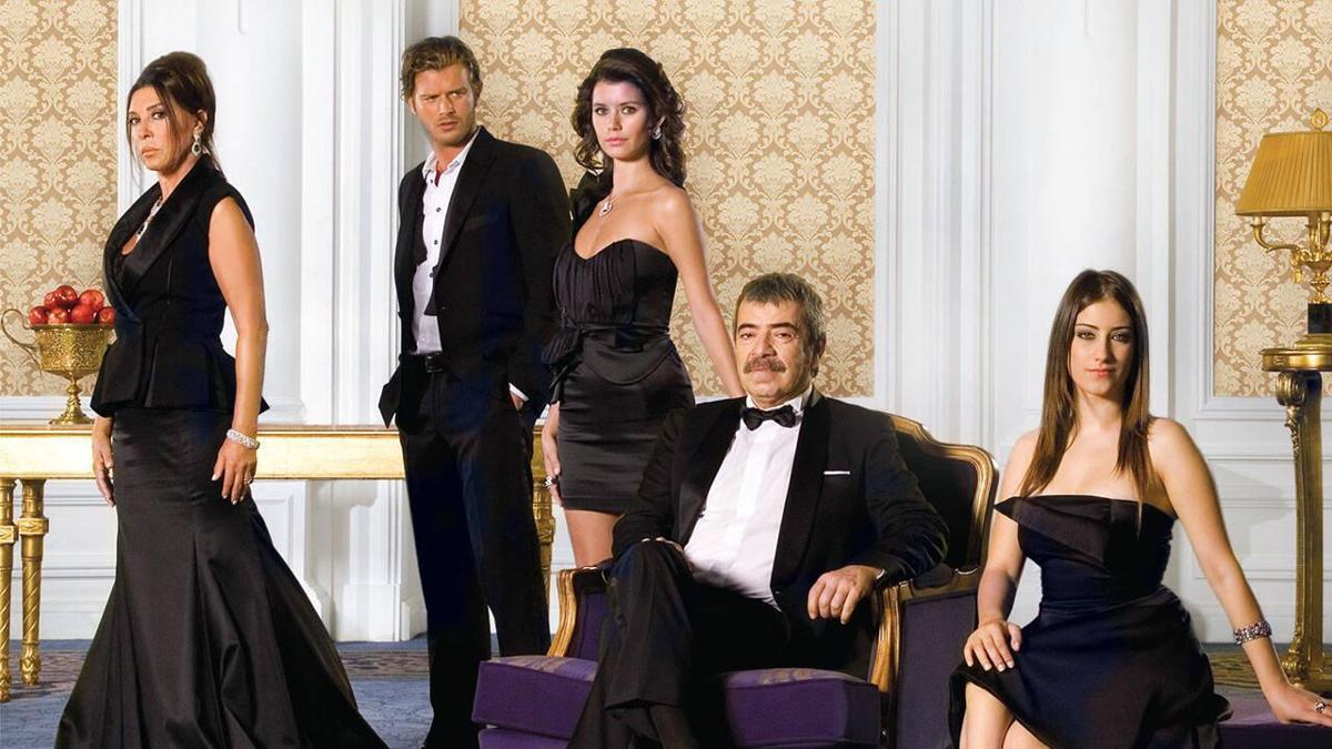 İşte Aşk-ı Memnu oyuncularının isimleri! Aşkı Memnu hangi yıl çekildi? Aşkı Memnu kaç yılında çekildi? Aşkı Memnu nerede, Taş Ev, Yalı hangi semtte?