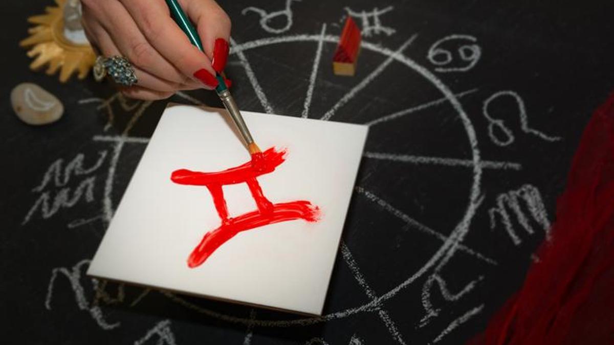 İkizler Erkeği Yengeç Kadını Burç Uyumu... Yengeç Kadını İle İkizler Erkeği Nasıl Anlaşır?