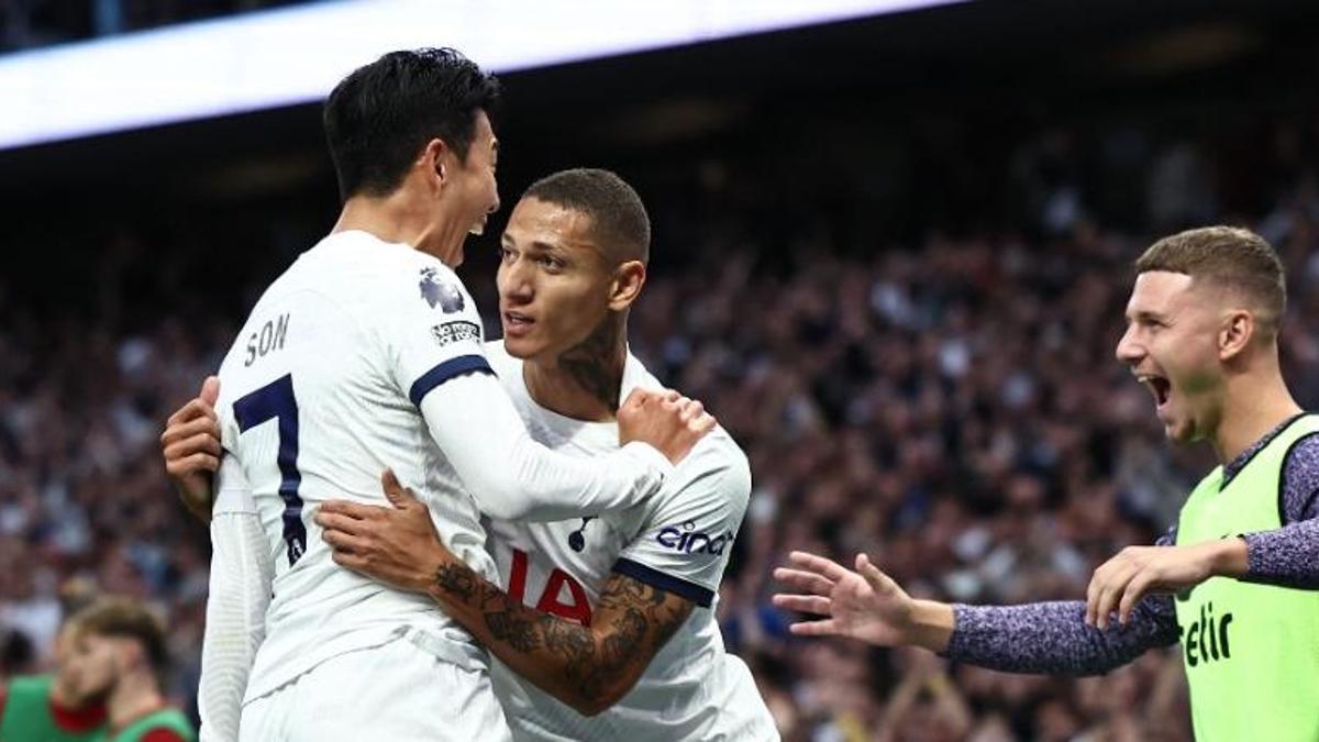 Tottenham, 427 gün sonra tekrar Premier Ligde lider