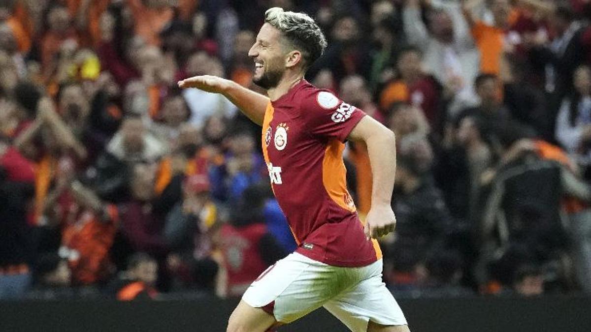 Mertens suskunluğunu iki golle bozdu