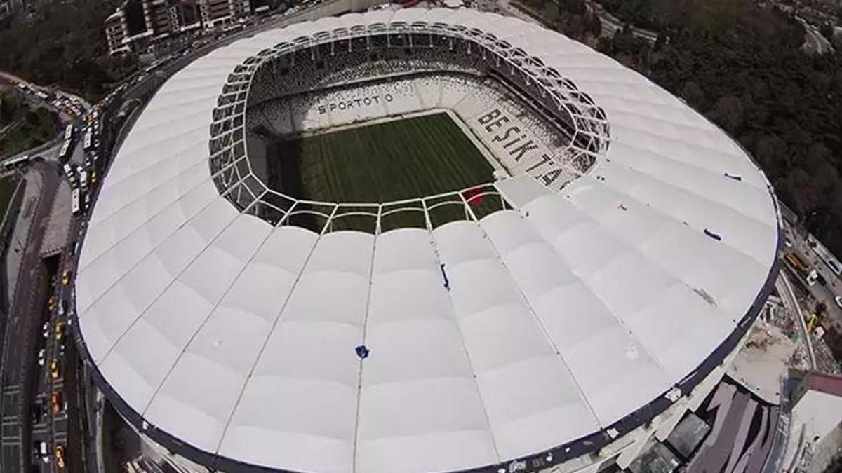 Beşiktaş Tüpraş Stadı’nı martılar istila etti!