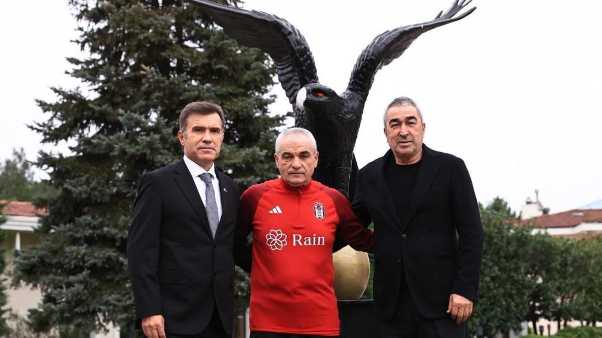 Feyyaz Uçar ve Samet Aybaba, futbolcularla buluştu