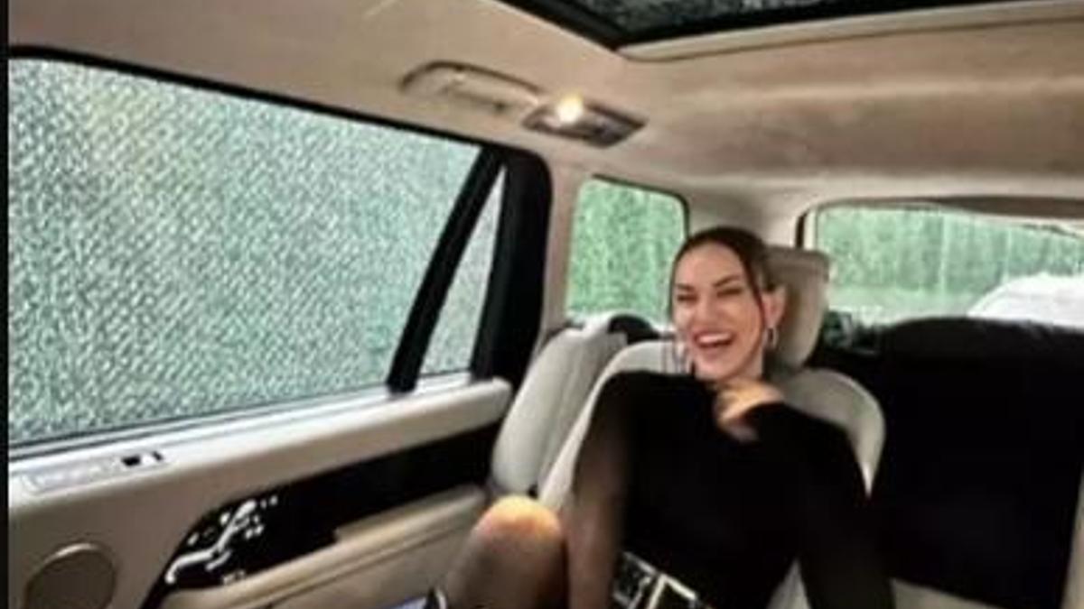 Fahriye Evcen son verdiği pozla gündemde - Son Dakika Magazin Haberleri