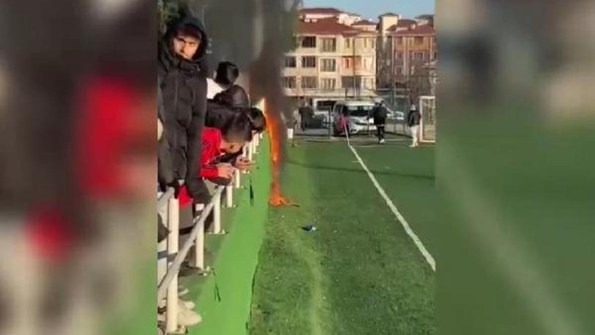 Karabük’te U16 maçında tribünde yangın çıktı