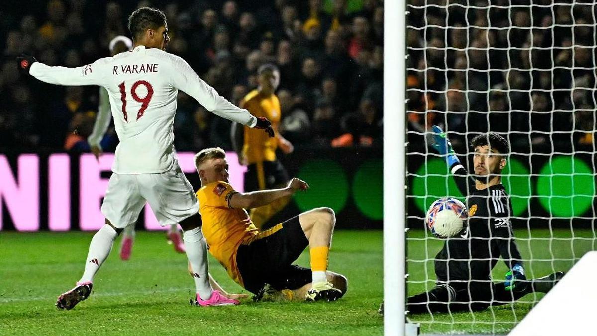 Altay Bayındır’ın ilk maçında 6 gol atıldı