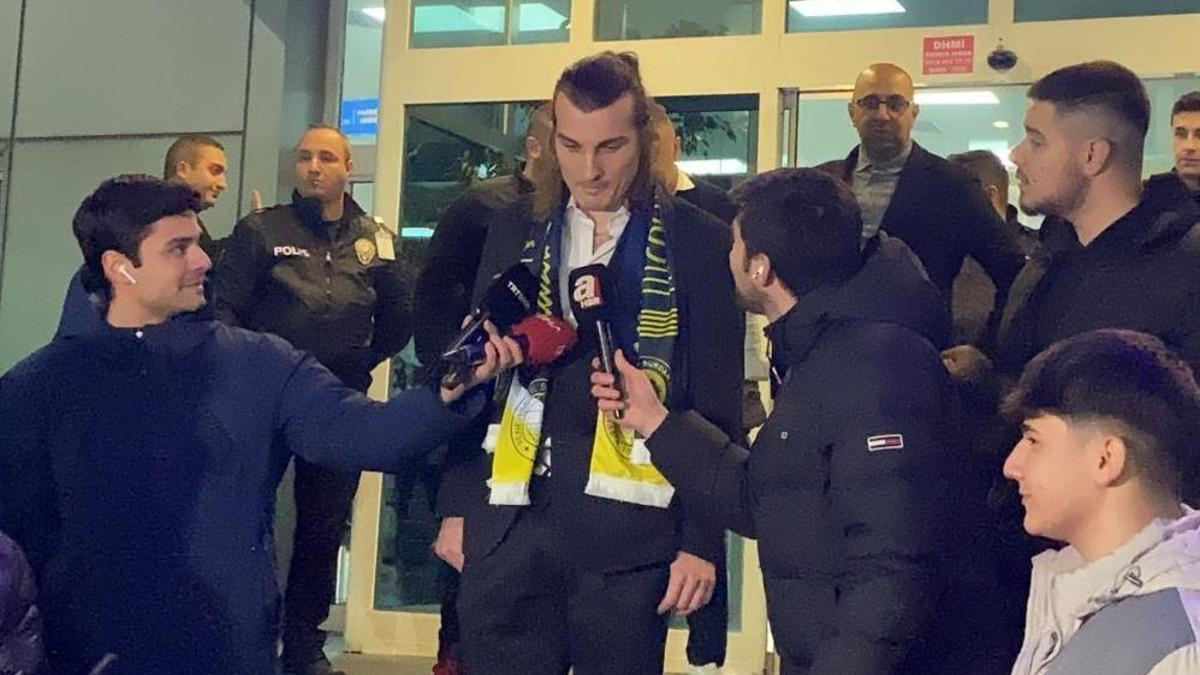 SON DAKİKA: Çağlar Söyüncü resmen Fenerbahçe’de!