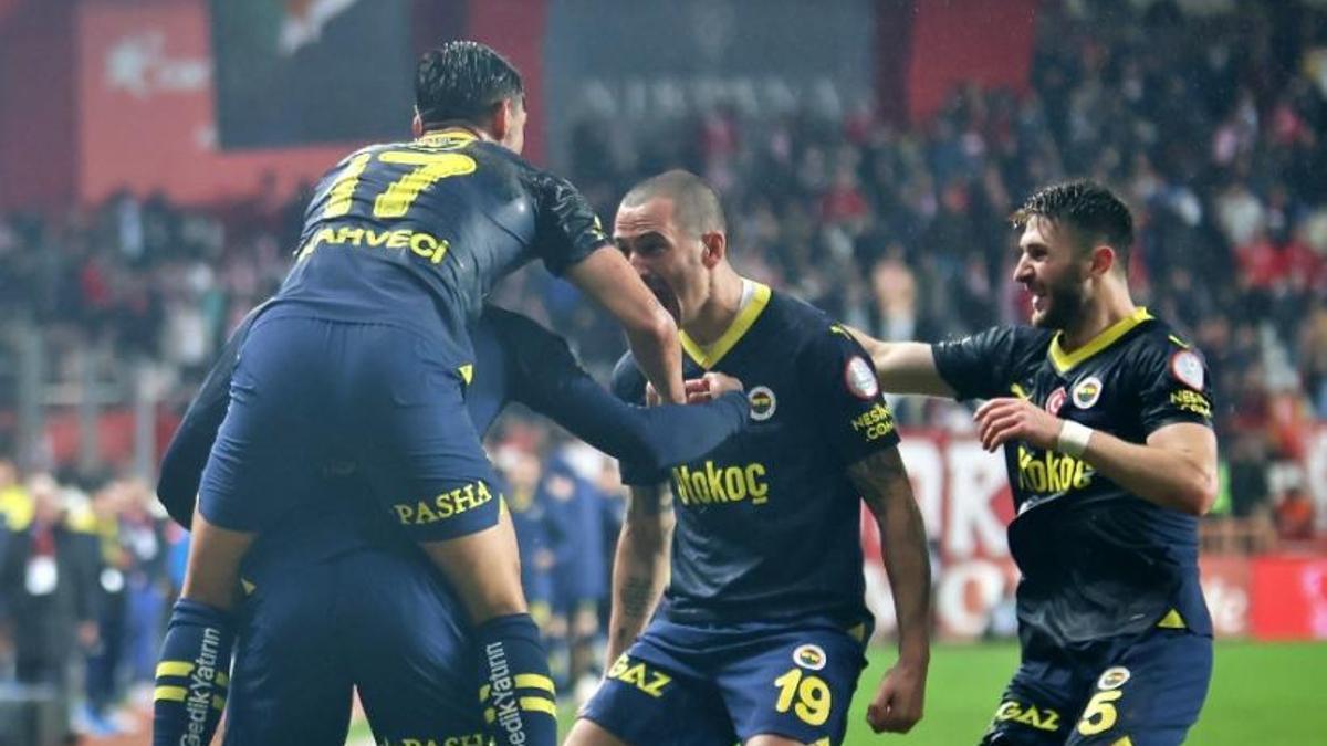 Fenerbahçe’nin UEFA Konferans Ligi kadrosuna eklediği 3 isim belli oldu