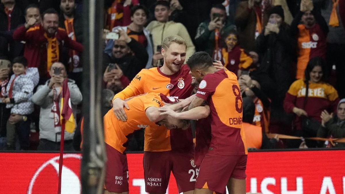 Galatasaray 2-0 Başakşehir MAÇ ÖZETİ