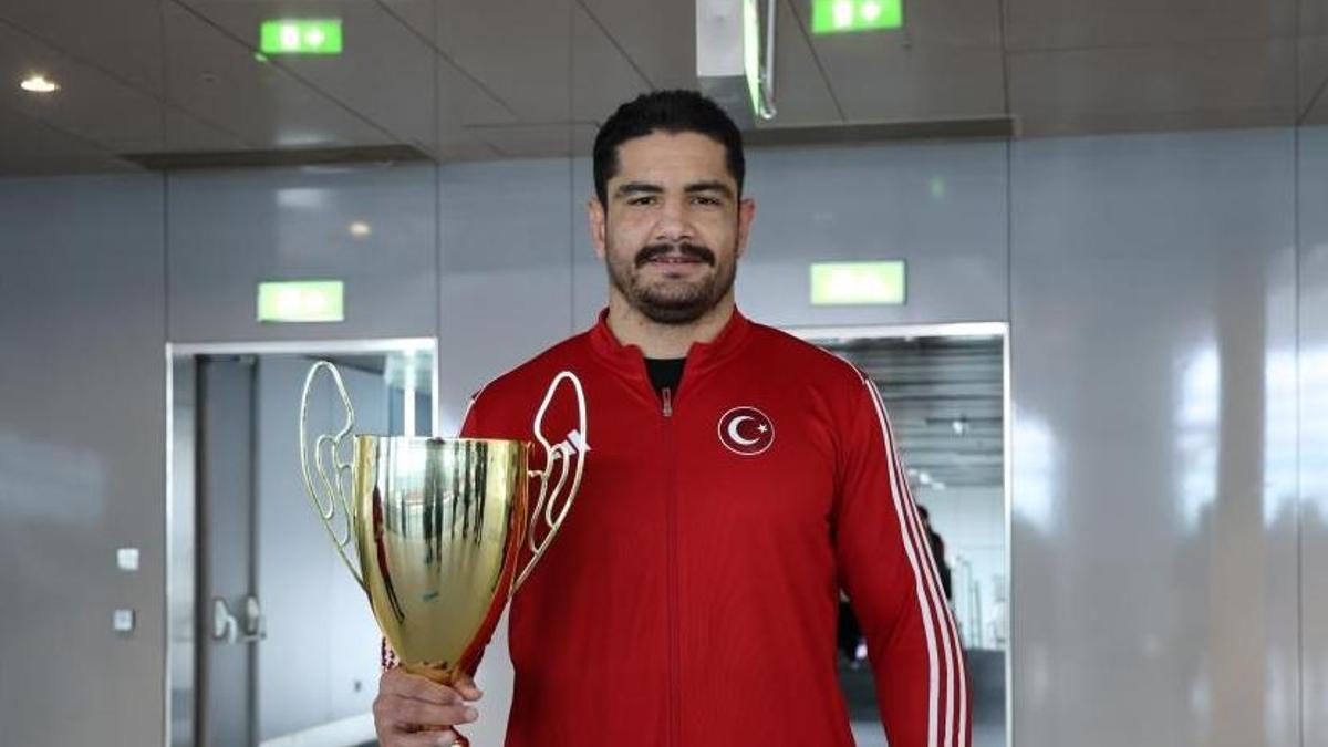 31 yıl sonra Avrupa şampiyonu olan Serbest Güreş Milli Takımı, yurda döndü