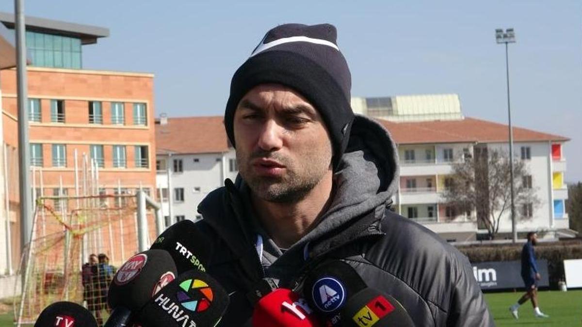 Burak Yılmaz, Çağdaş Atan’la aralarında ne yaşandığını anlattı