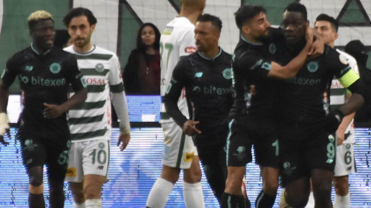 Konyaspor 2 penaltı attı; Balotelli galibiyete izin vermedi