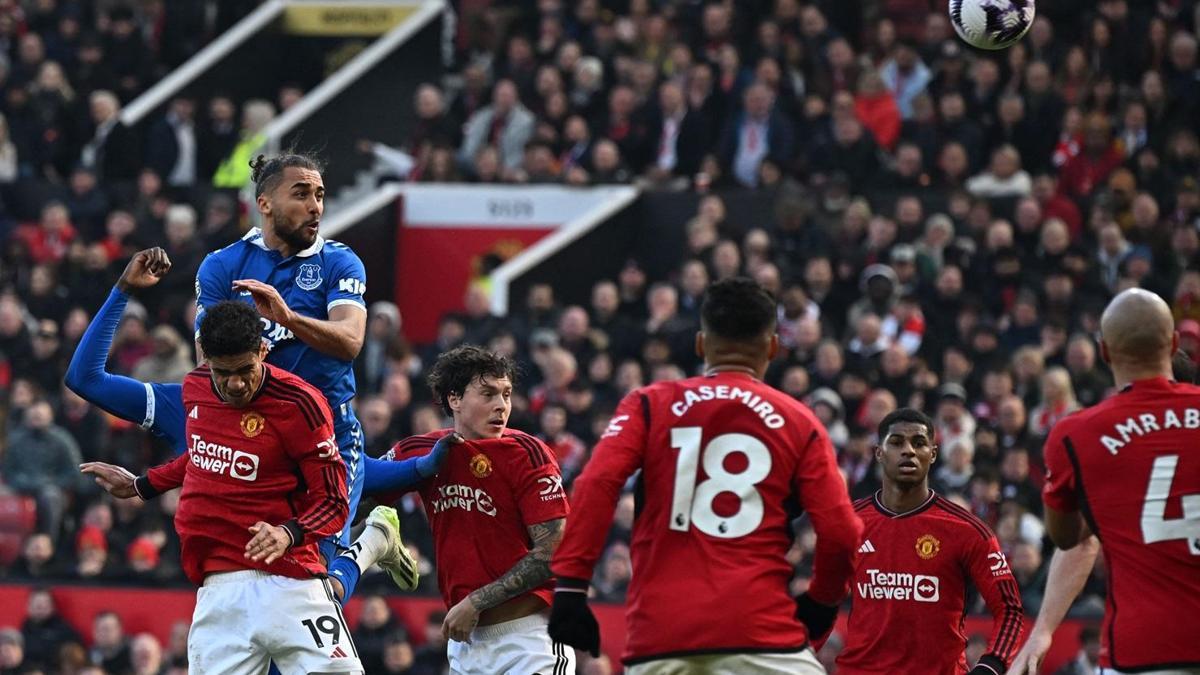 Manchester United çifte penaltıyla 3 puanı aldı