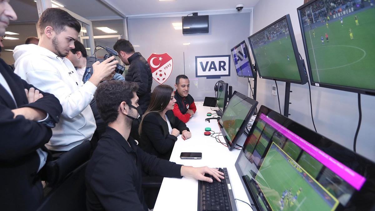 Kasımpaşa – Galatasaray maçının VAR hakemi belli oldu