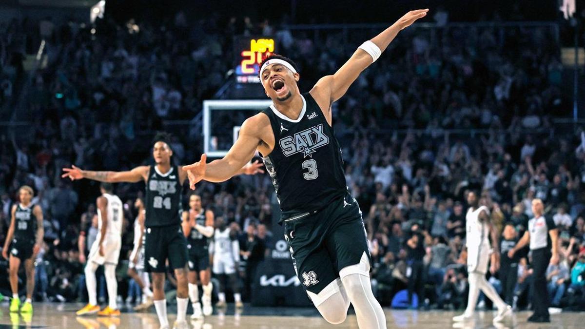 Cedi Osman’lı Spurs uzatmalarda kazandı