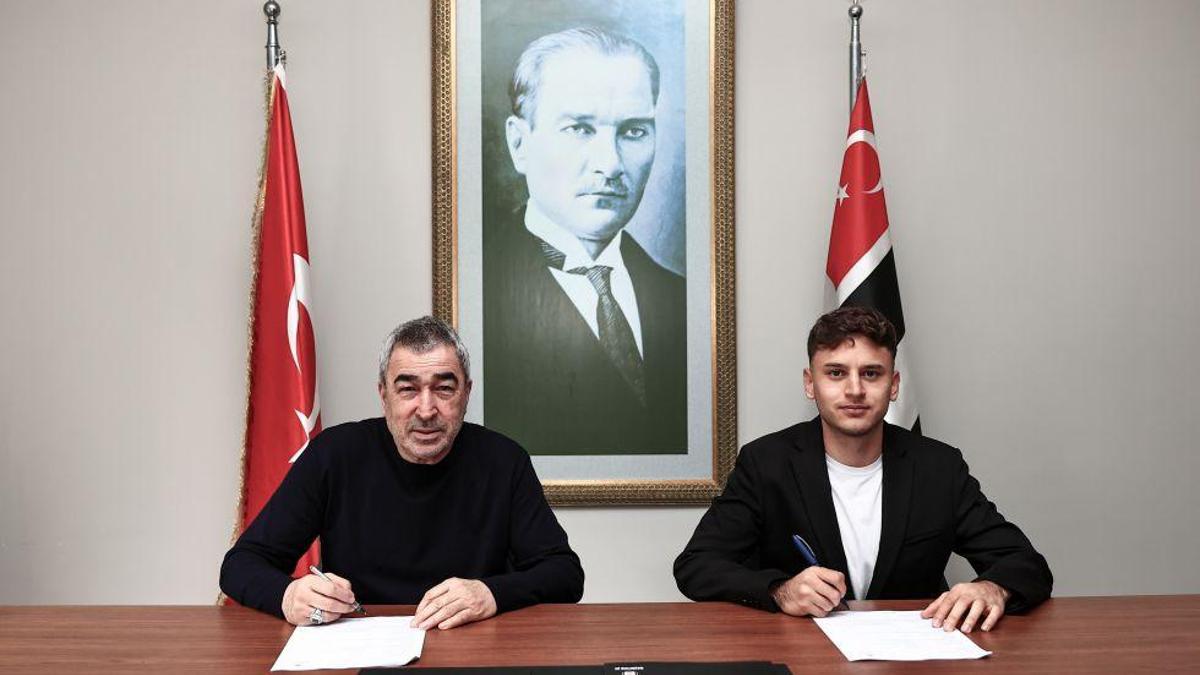 Beşiktaş’ta Fahri Kerem Ay profesyonel oldu