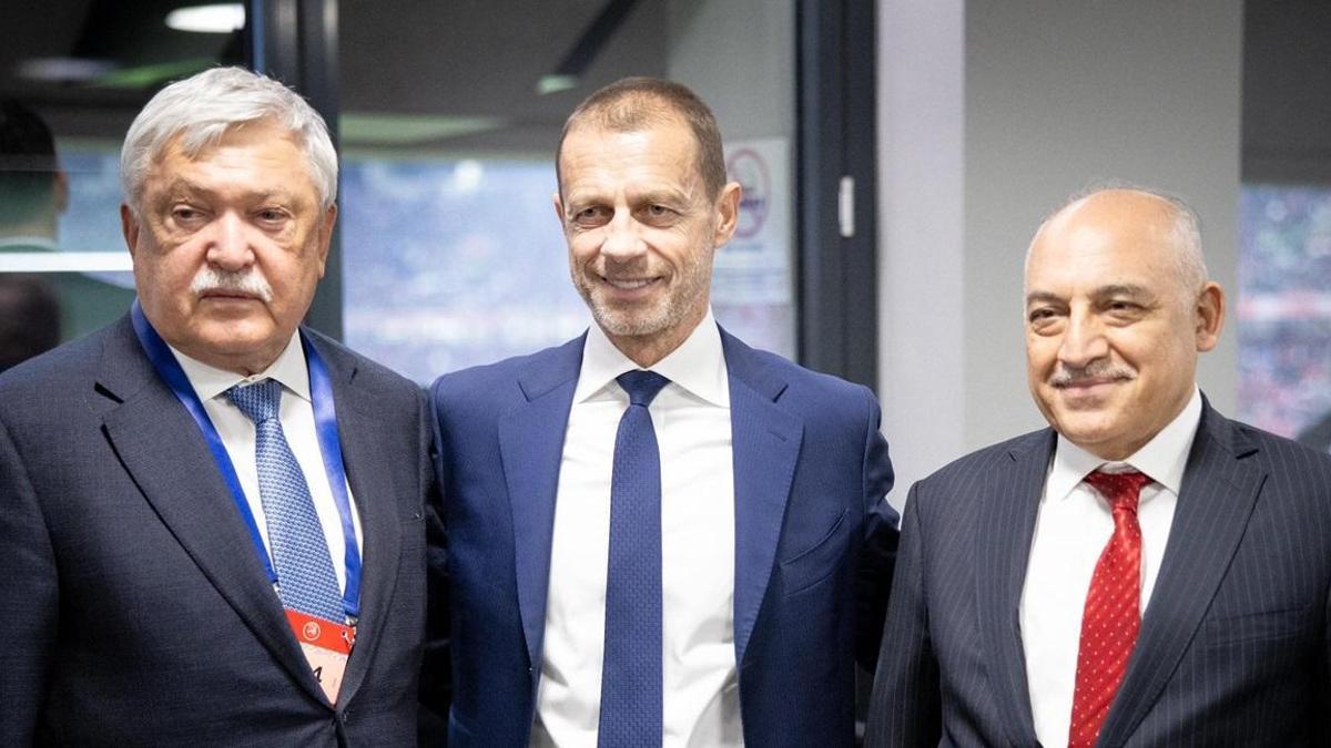 Macaristan maçını birlikte izlediler! Mehmet Büyükekşi, Orban, Ceferin, Csany