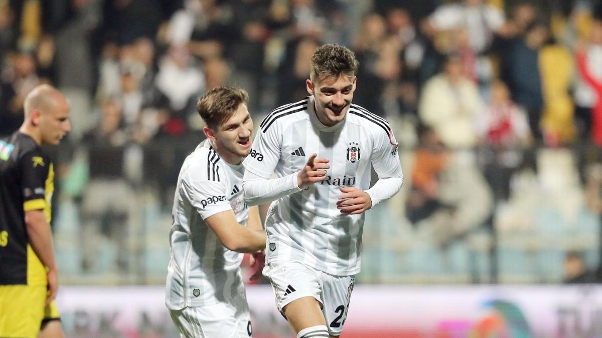 Aston Villa Ernest Muçi’yi unutmadı! Transfer hamlesi…