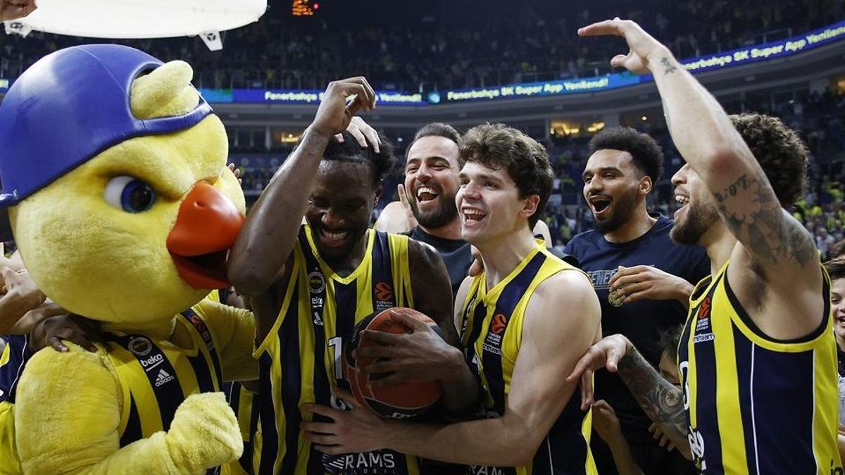 Fenerbahçe Beko, EuroLeague’de play-off’u garantiledi