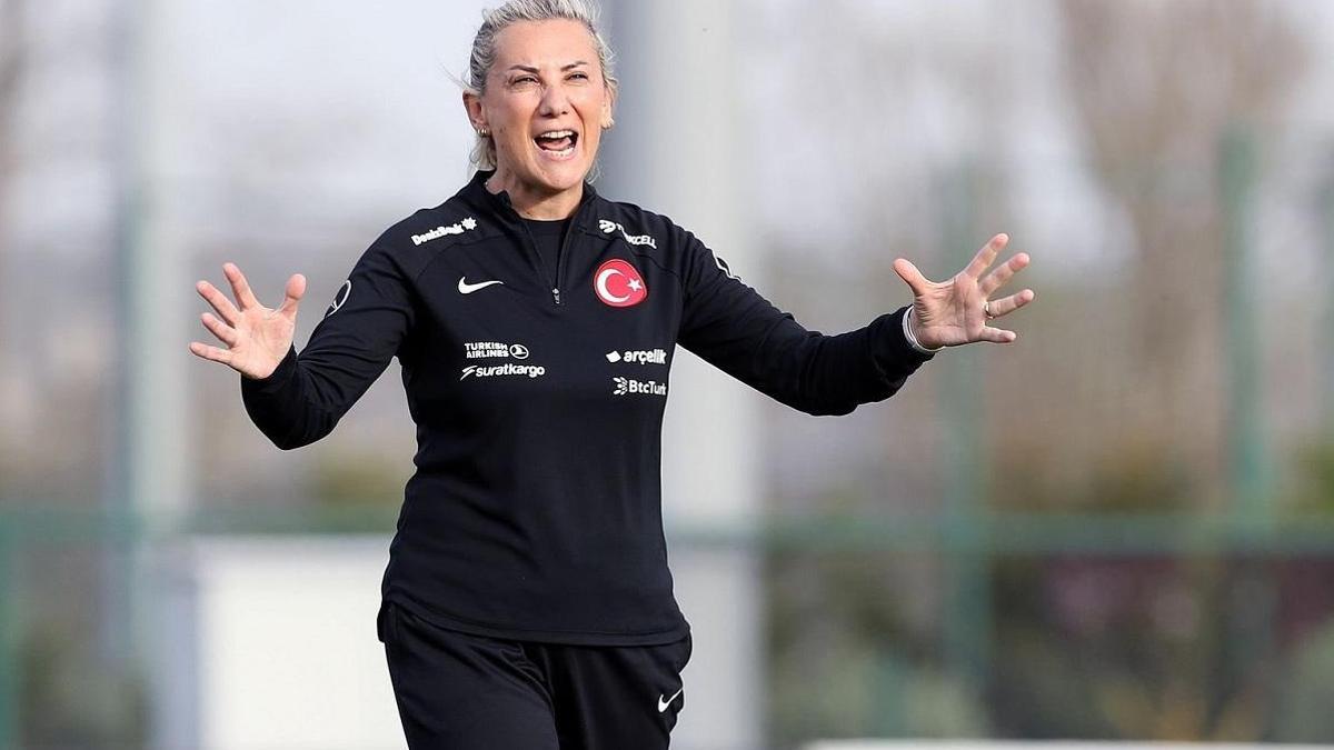 Necla Güngör: Hedefimiz play-off – Futbol Haberleri