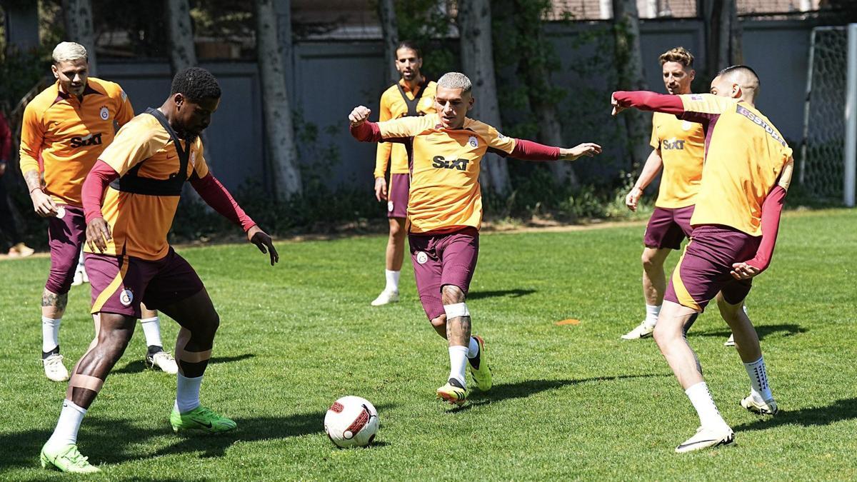 Galatasaray'ın, Alanyaspor Kamp Kadrosu Belli Oldu - Son Dakika Futbol ...