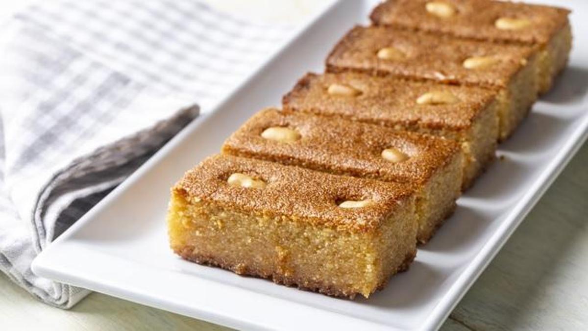 İrmik Tatlısı Nasıl Yapılır? Evde Şerbetli İrmik Tatlısı Tarifi...