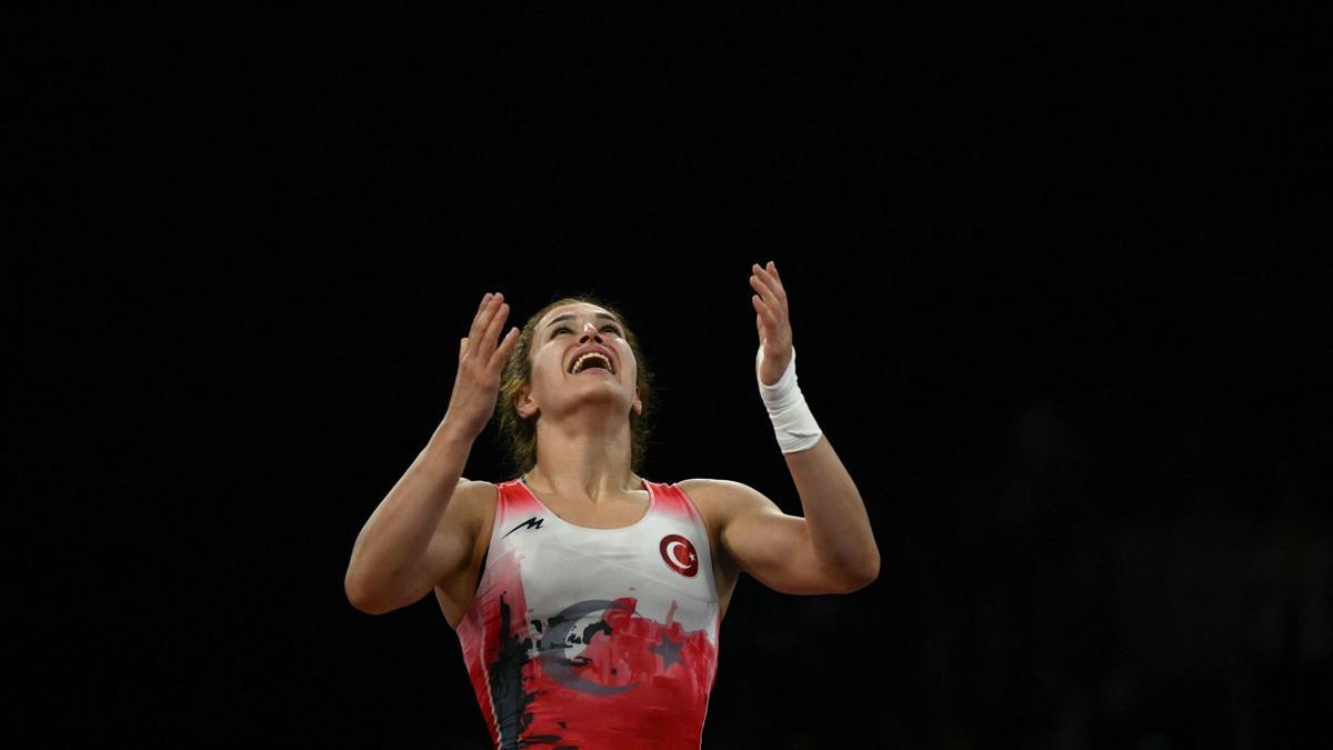 Buse Tosun Çavuşoğlu, yılın en iyi kadın güreşçisi seçildi!