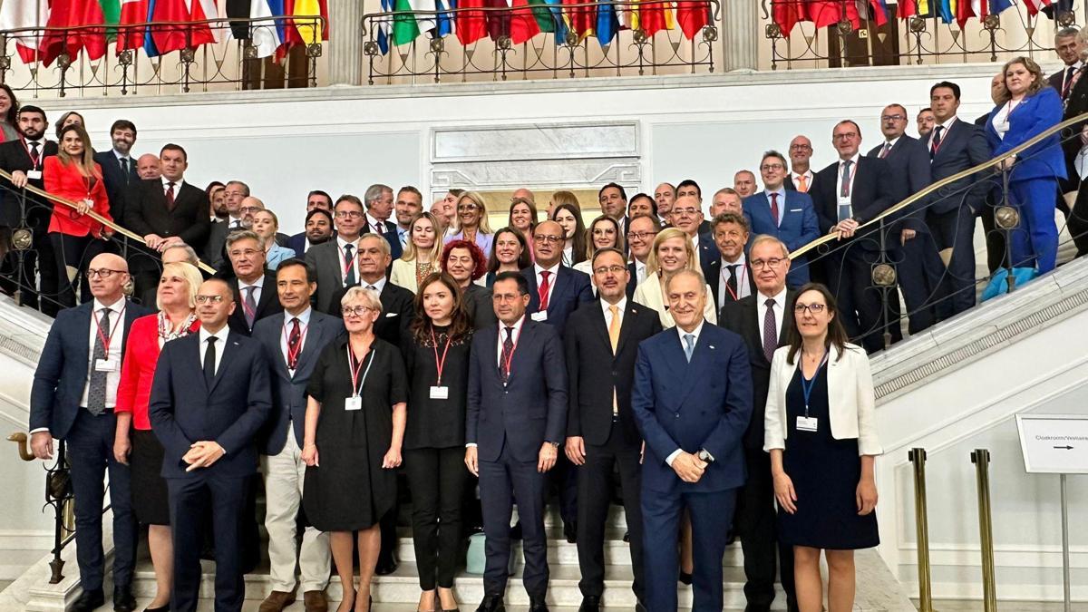 Kasapoğlu Varşova'da düzenlenen Rose-Roth seminerine katıldı - Son Haberler