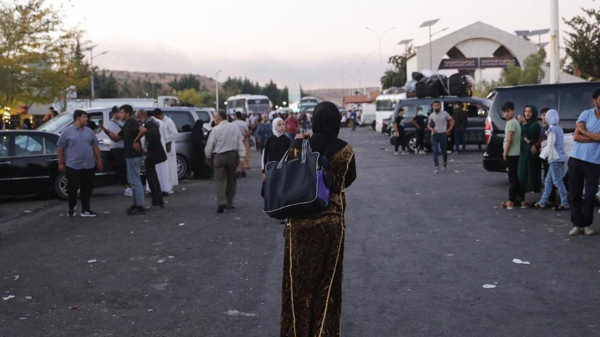 İsrail saldırısı sonrası, Lübnan’dan Suriye'ye geçiş yolu kapandı: 4 metrelik çukur oluştu