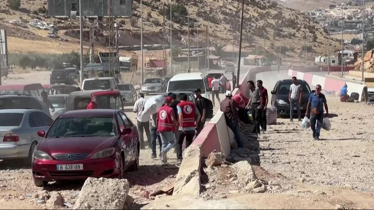 Lübnan'dan binler Suriye'ye geçti