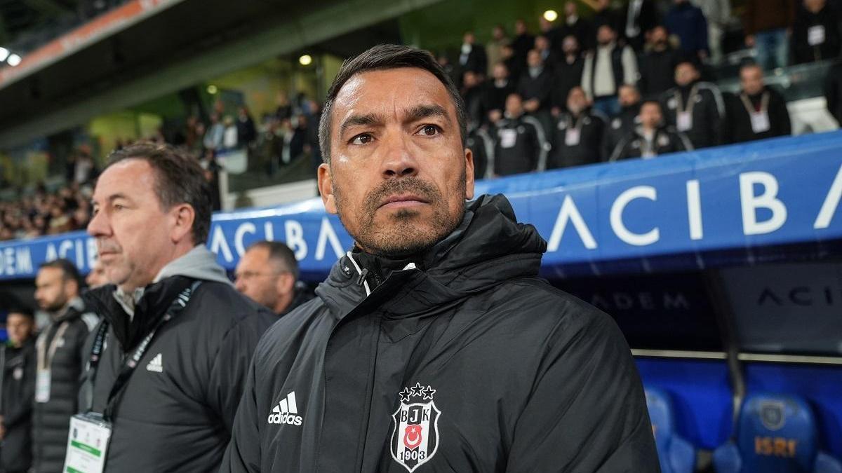 Giovanni van Bronckhorst: Transfer yapmak istiyoruz