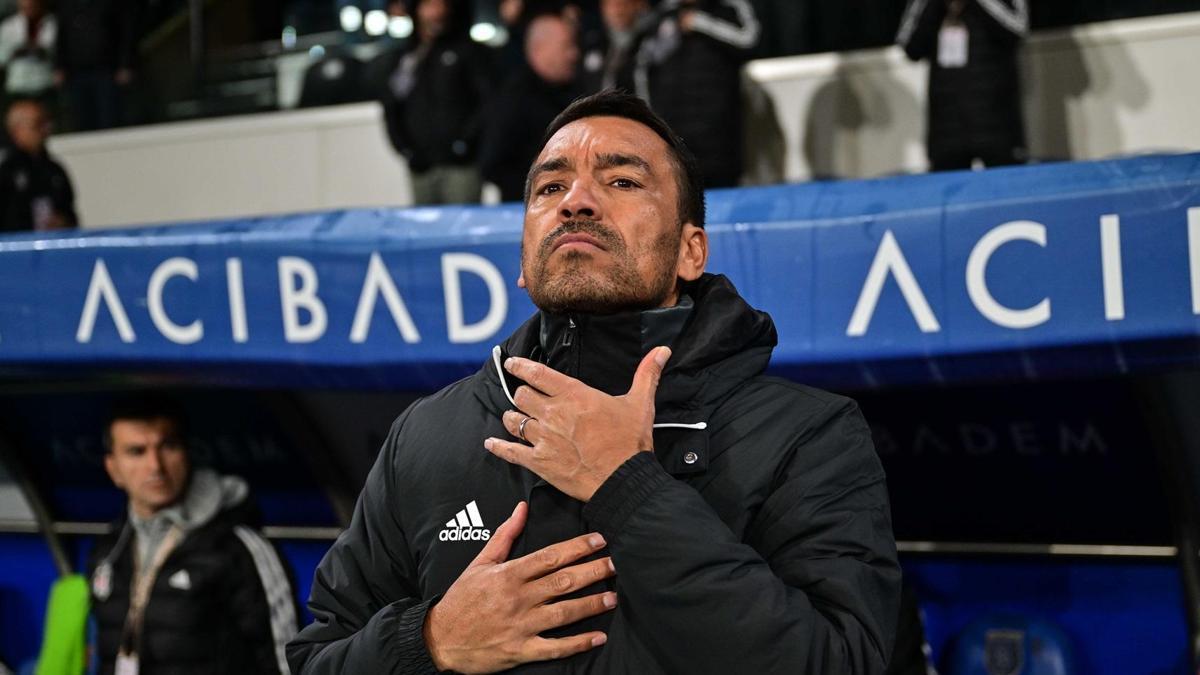 Giovanni van Bronckhorst, Liverpool’da! Resmen duyuruldu…