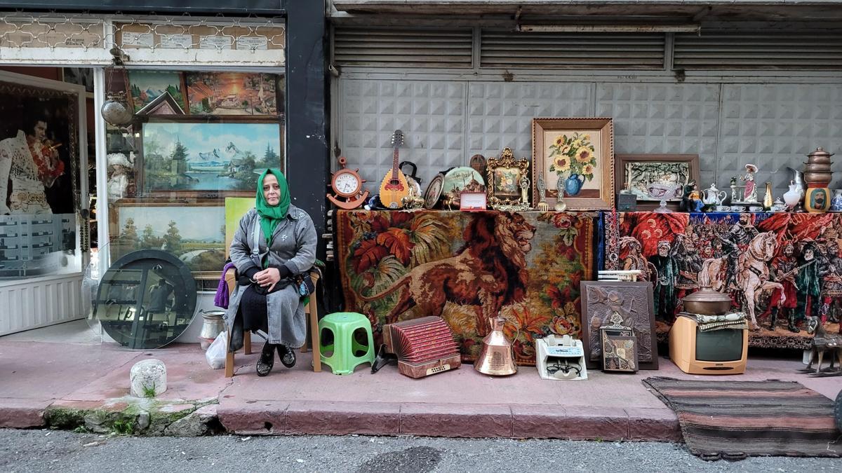 Hediye edilen bir şilinle başlayan antika merakı kazanç kapısı oldu