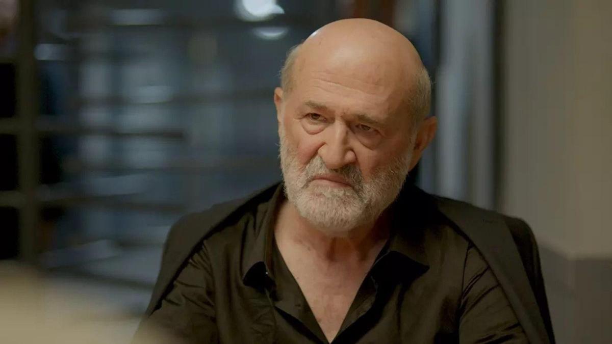 Uzak Şehir'in Ecmel'i Müfit Kayacan kimdir? Müfit Kayacan kaç yaşında? Dizi ve filmleri!