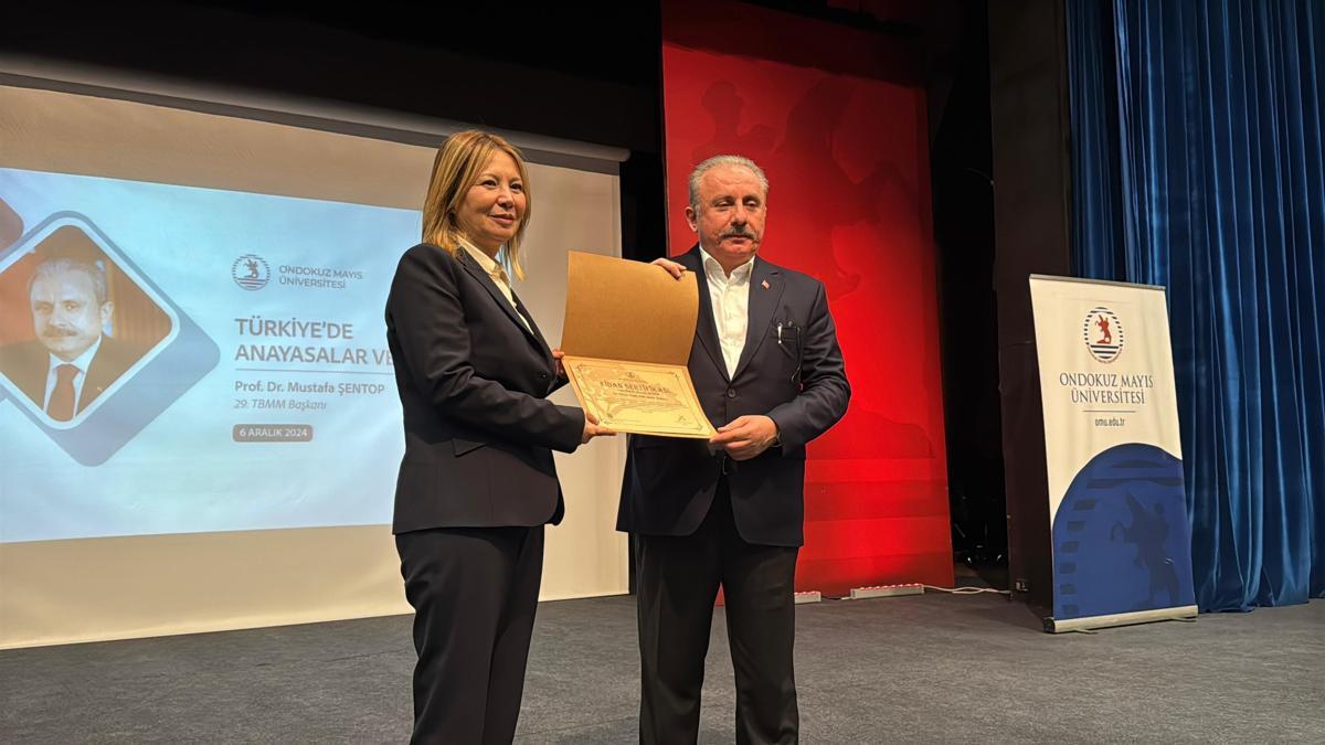Mustafa Şentop: Anayasalar da zaman içerisinde eskiyor