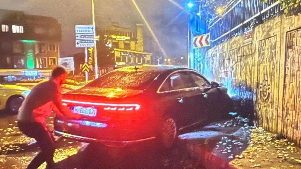 Kaza yaptı, ilk işi plakayı indirmek oldu! Alkollü sürücünün kullandığı araç CHP’li vekilin çıktı!