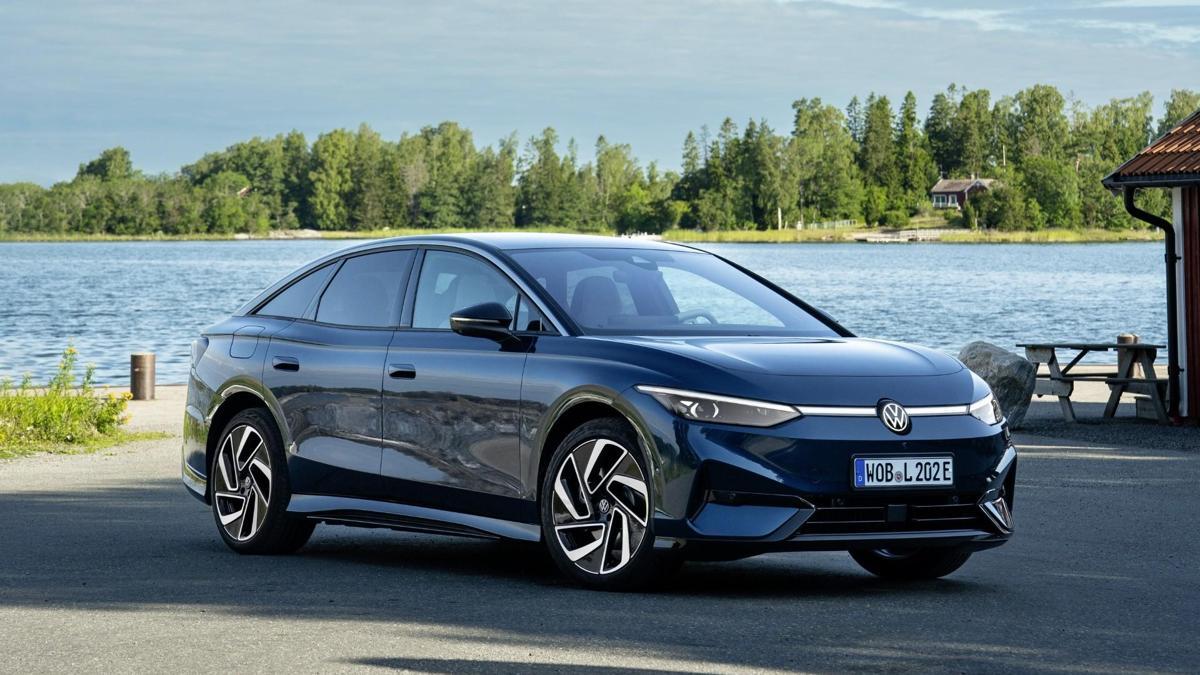 VW'den elektrikli sedan geldi