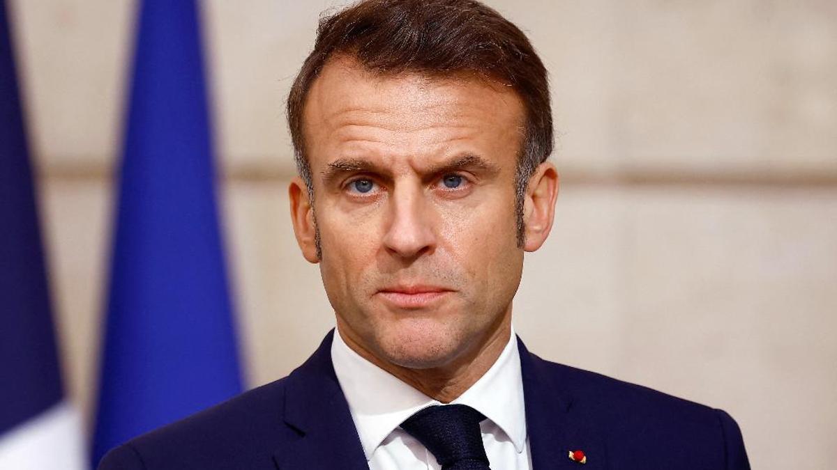 Macron, kasırganın vurduğu Mayotte Adası'nı ziyaret etti