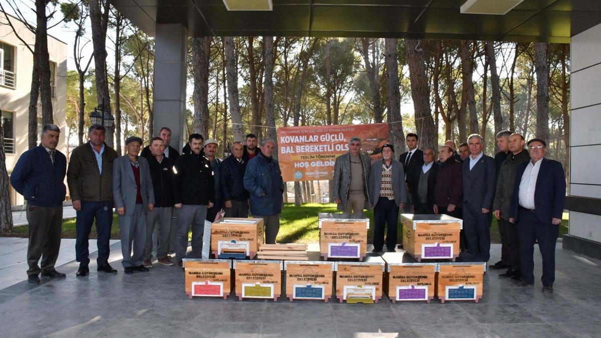 Manisa'da arıcılara toplam 2 bin kovan desteği