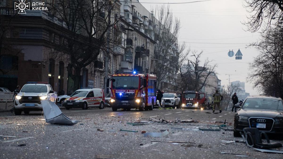 Rusya’dan Kiev’e füze yağmuru: Büyükelçiliklerin bulunduğu bina hasar gördü