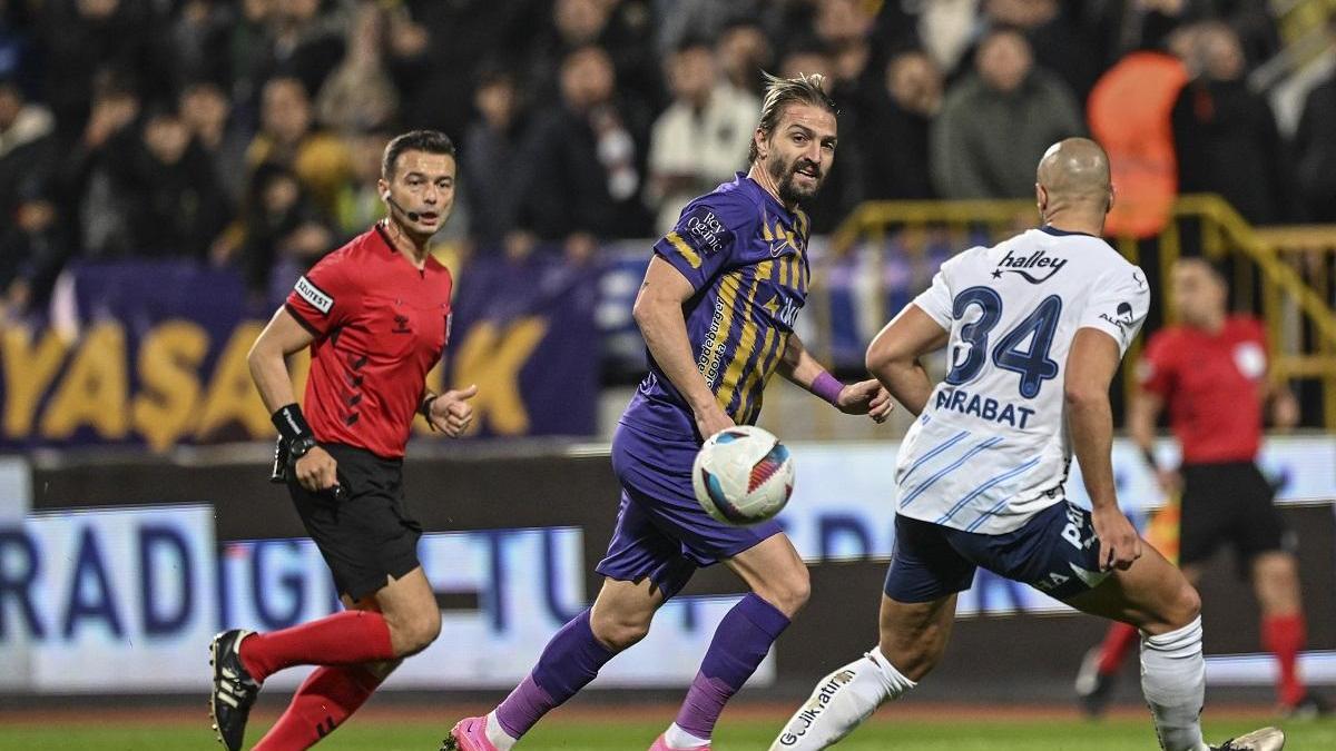 Kanarya, Eyüpspor engelini geçemedi! Eyüpspor 1-1 Fenerbahçe