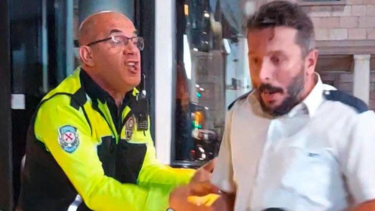 Beşiktaş'ta otobüs şoförü yolcuya sinirlenip indi; polis ikna etmeye çalıştı