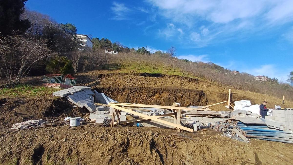 Trabzon'da istinat duvarı çöktü; 1 işçi öldü