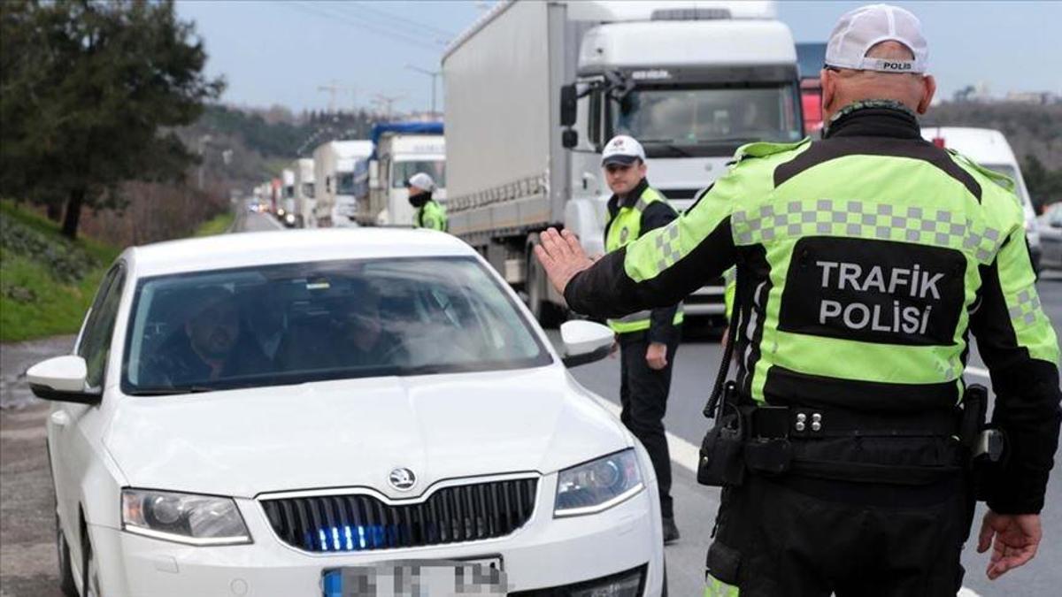 Yetkisiz çakar kullanan 11 bin 591 sürücüye işlem