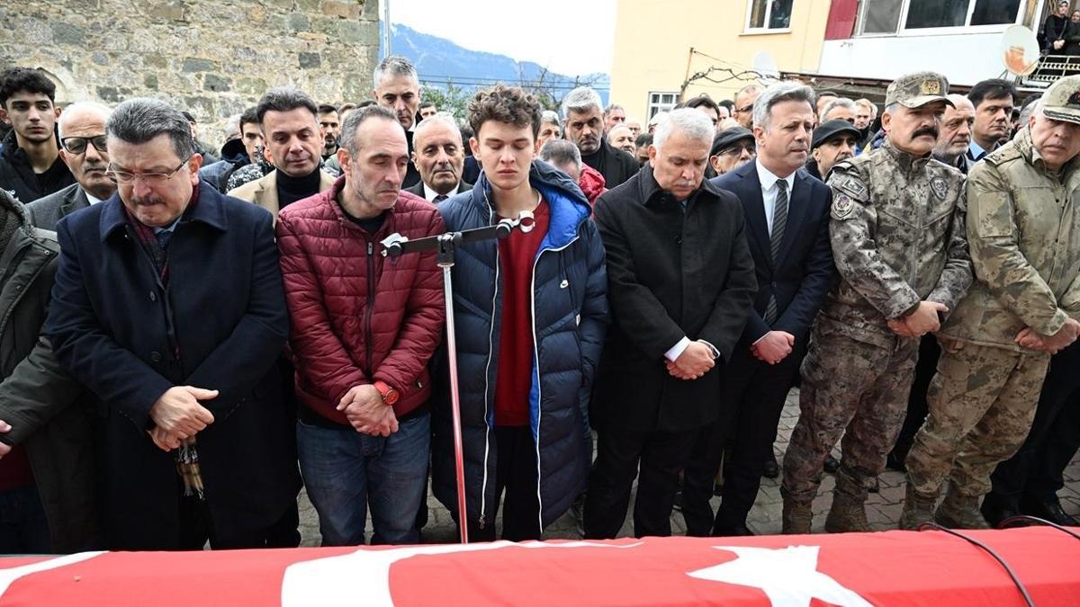 Palandöken'de çığ düşmesi sonucu yaşamını yitiren Emre Yazgan, memleketinde toprağa verildi